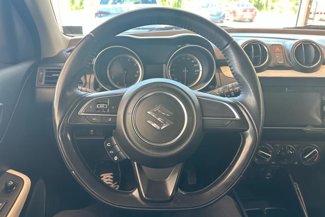 SUZUKI Swift 2017