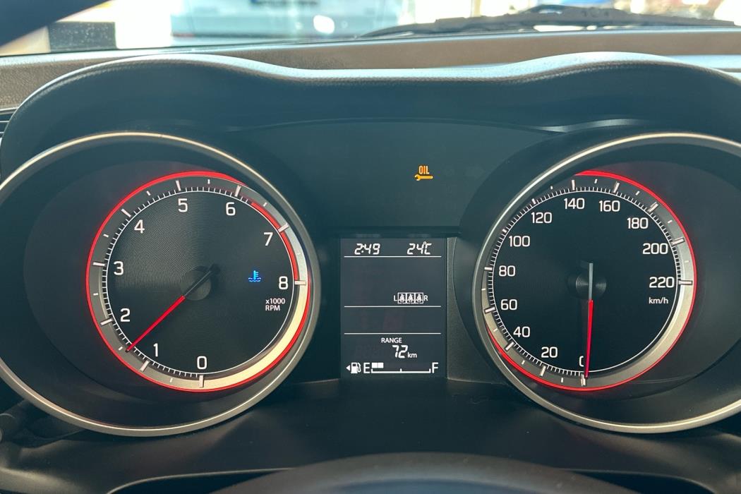 SUZUKI Swift 2017