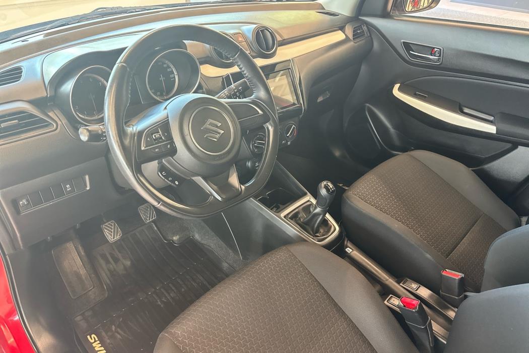 SUZUKI Swift 2017