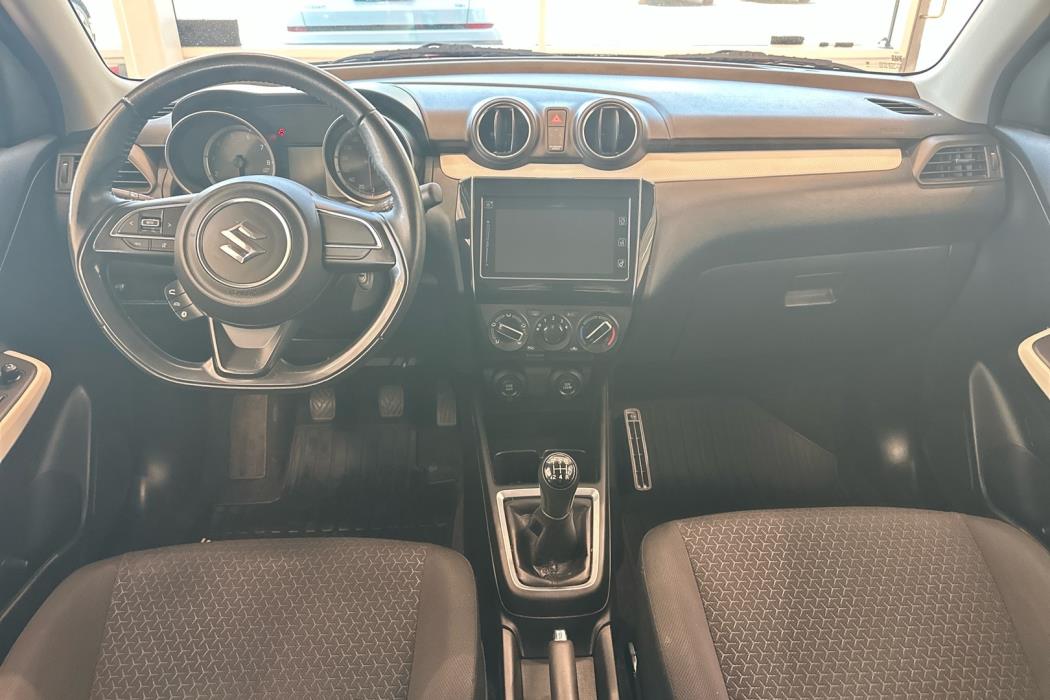 SUZUKI Swift 2017