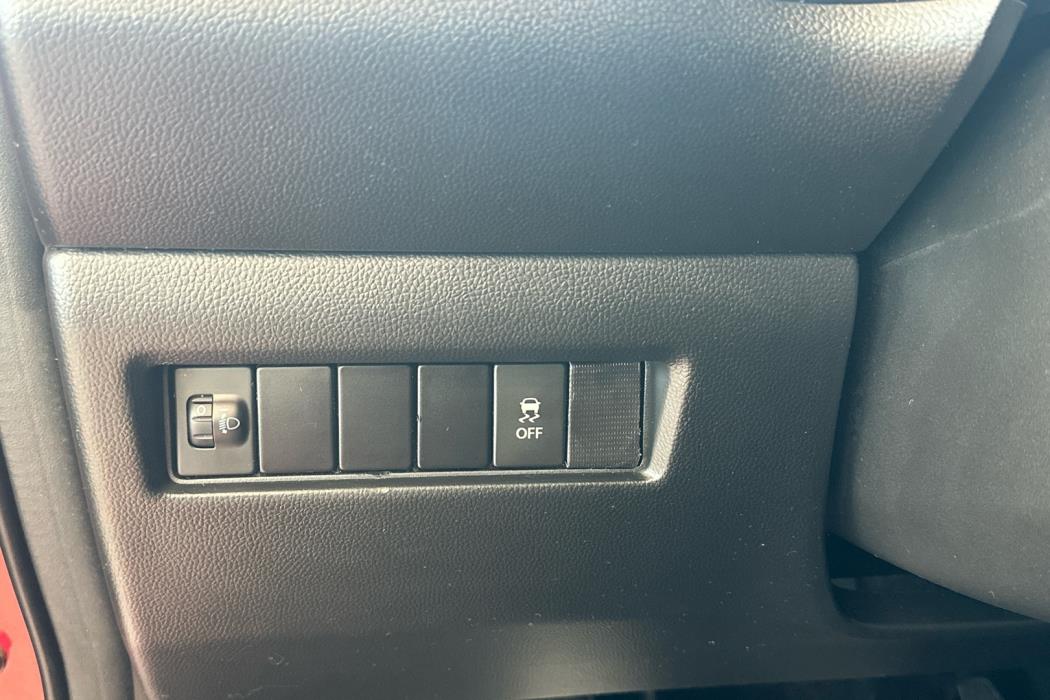 SUZUKI Swift 2017