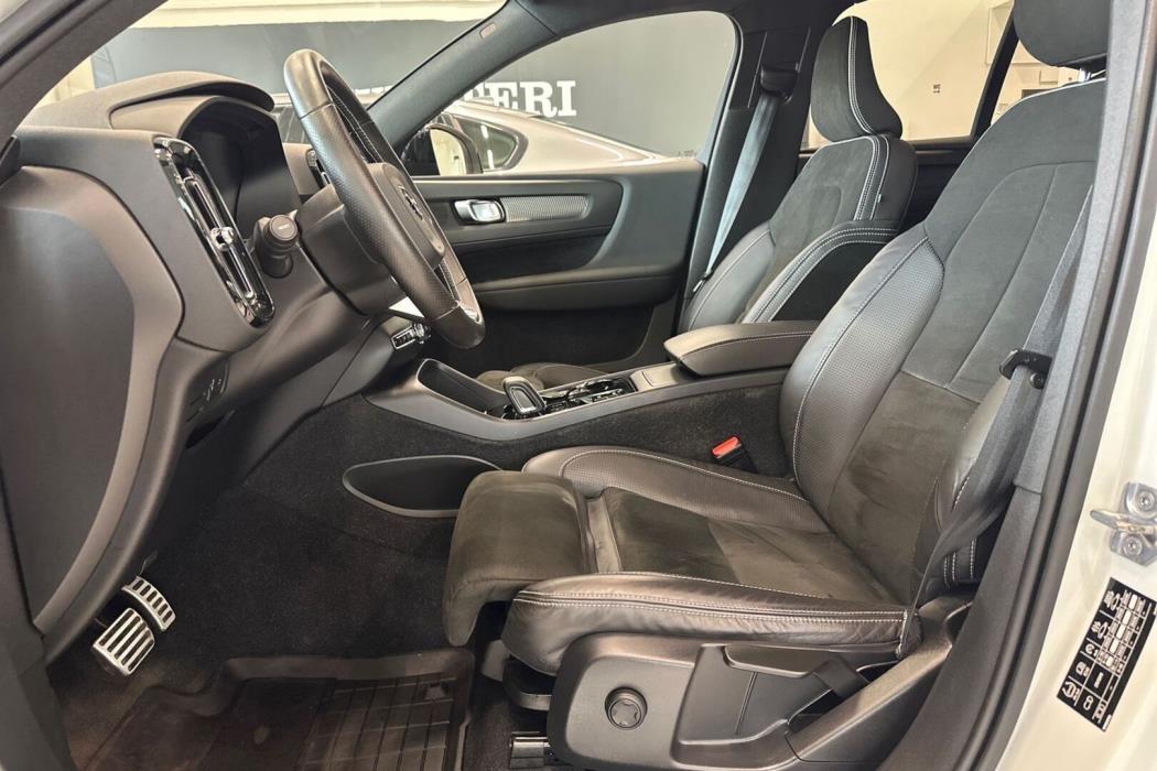 VOLVO XC40 2018