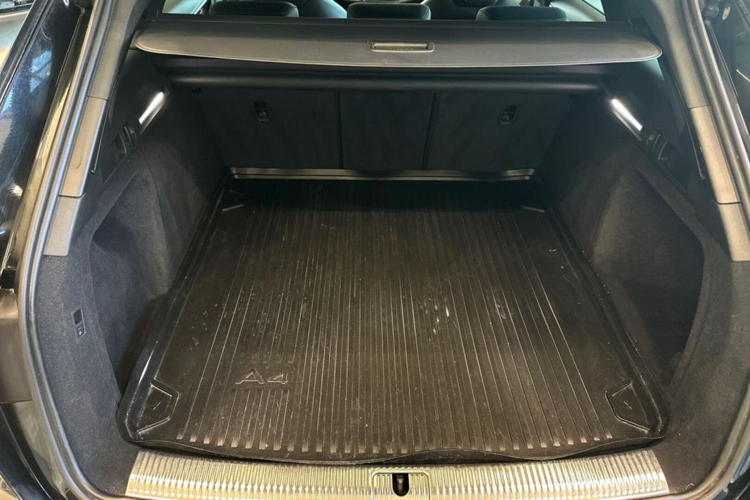 AUDI A4 2022