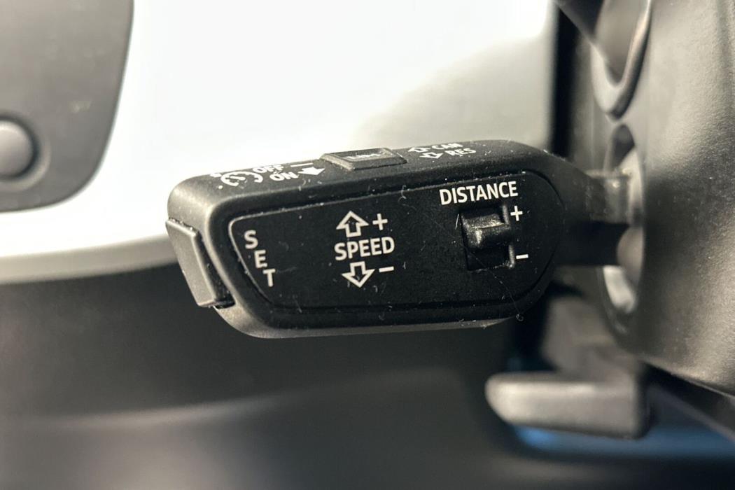 AUDI A4 2022