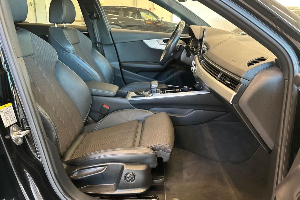 AUDI A4 2022