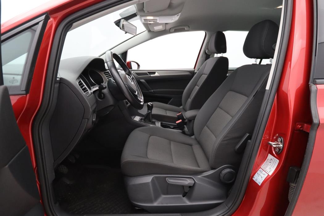 VOLKSWAGEN Golf Sportsvan 2015