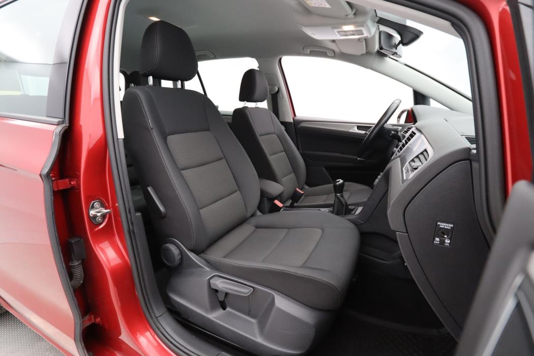 VOLKSWAGEN Golf Sportsvan 2015