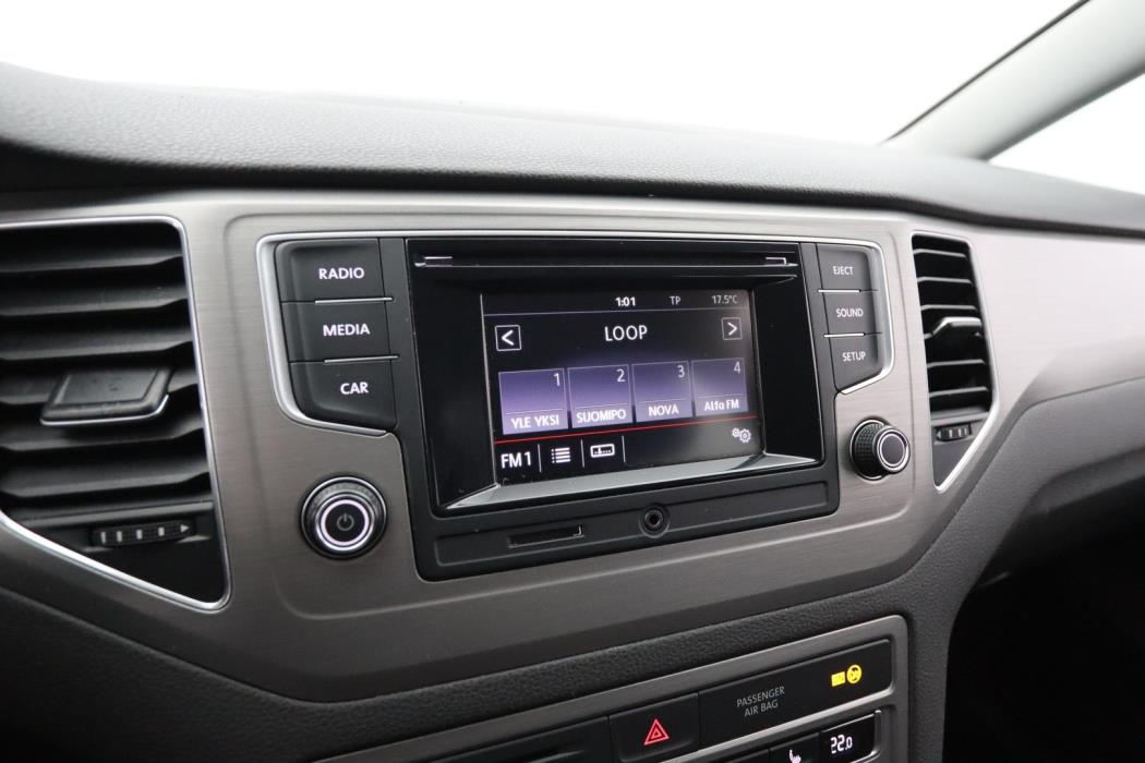 VOLKSWAGEN Golf Sportsvan 2015