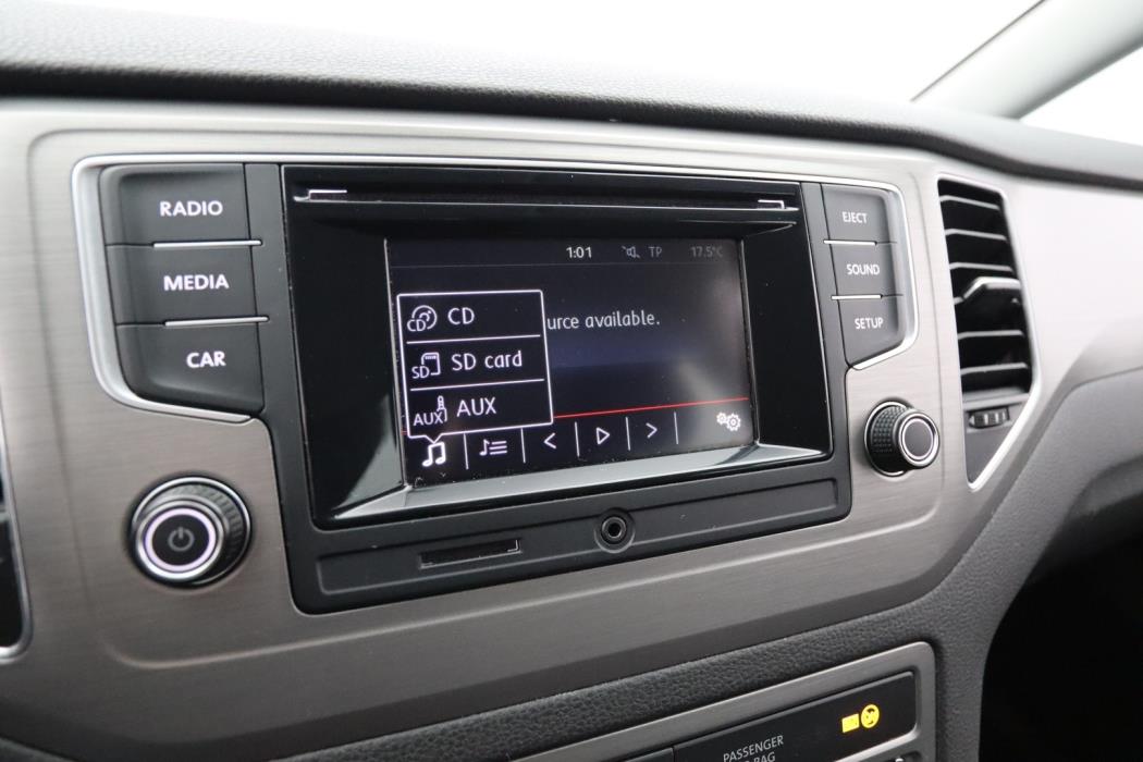 VOLKSWAGEN Golf Sportsvan 2015