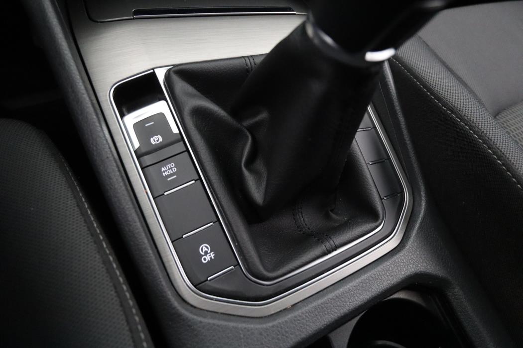 VOLKSWAGEN Golf Sportsvan 2015