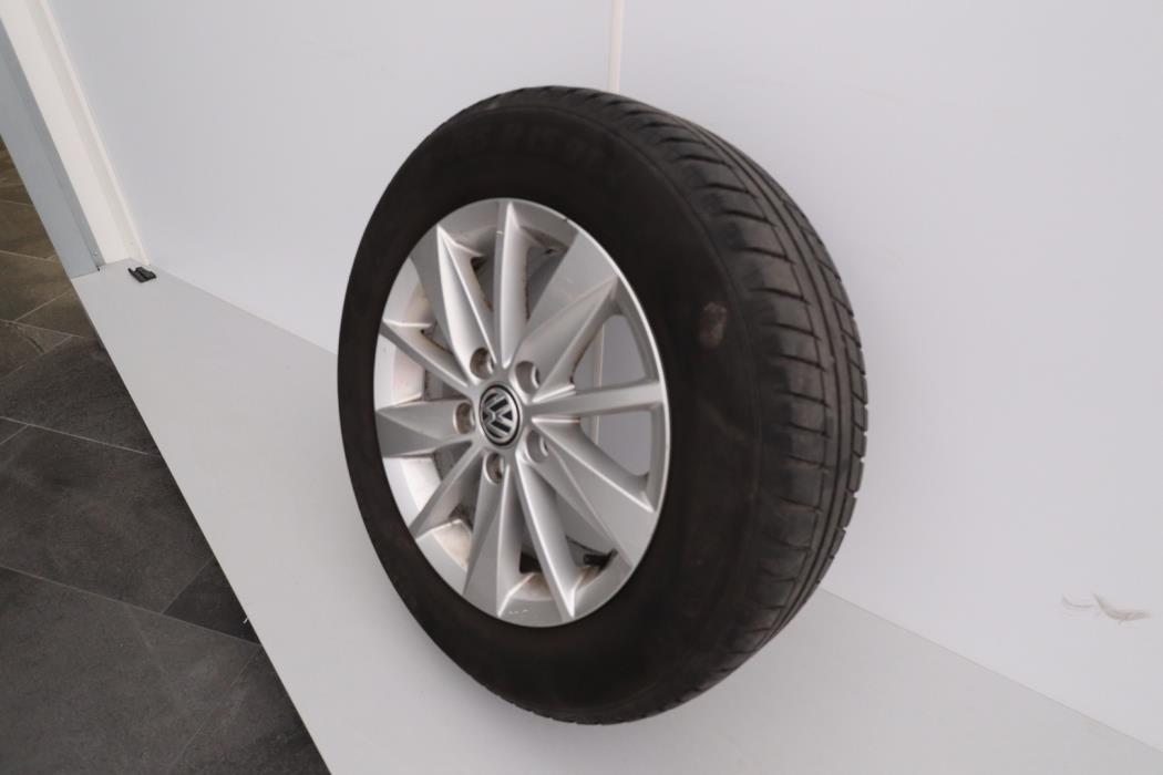 VOLKSWAGEN Golf Sportsvan 2015