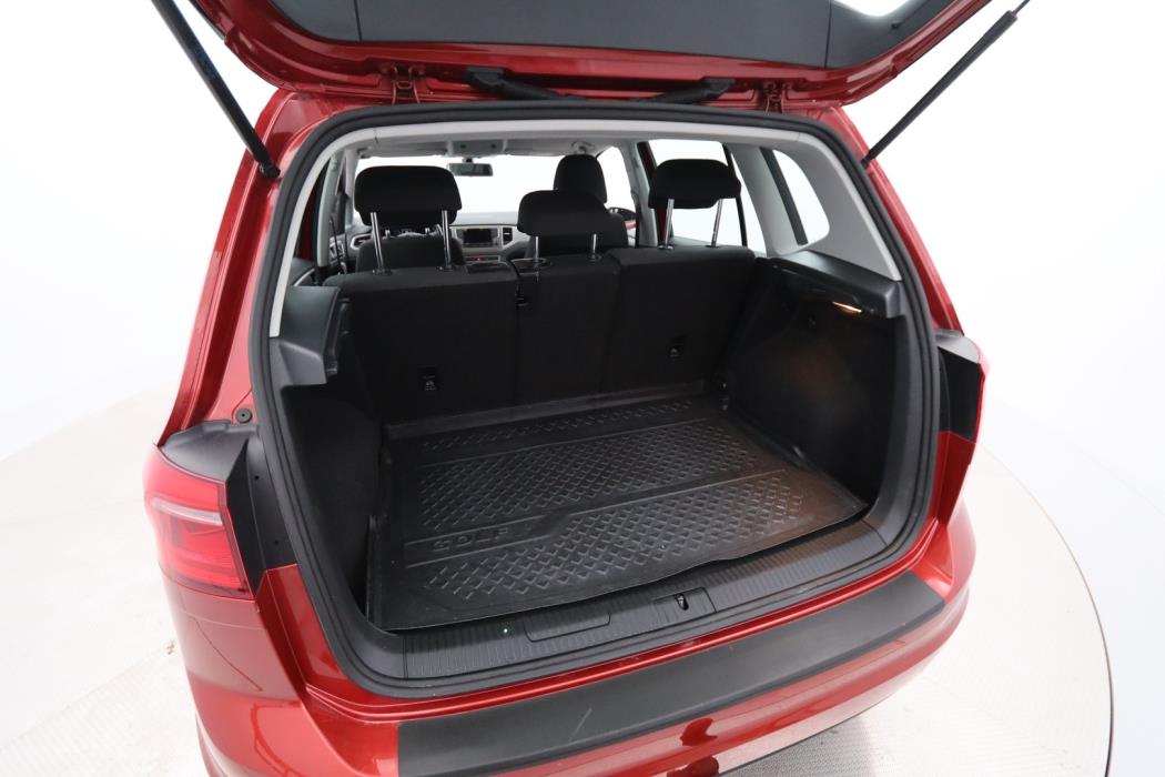 VOLKSWAGEN Golf Sportsvan 2015