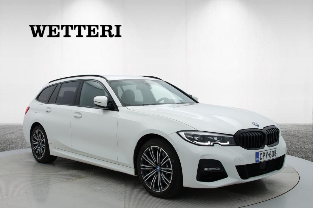 BMW 330 2022