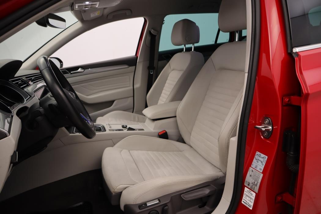 VOLKSWAGEN Passat 2021