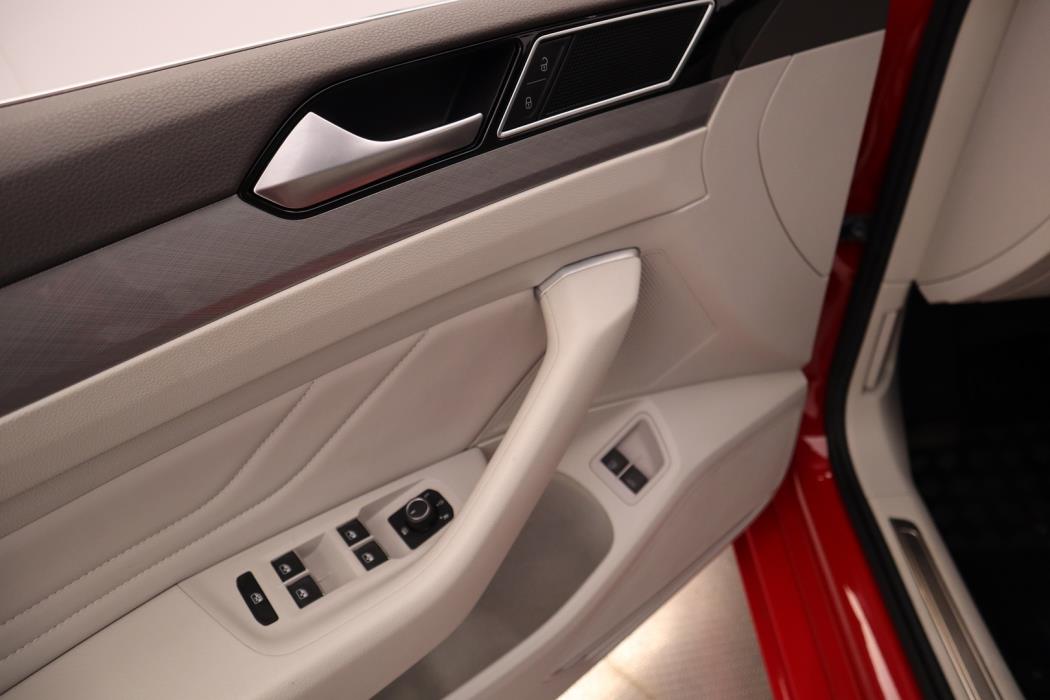 VOLKSWAGEN Passat 2021