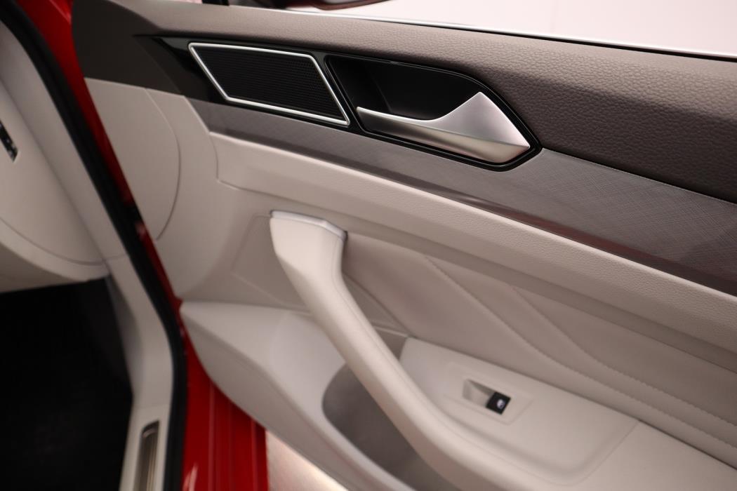 VOLKSWAGEN Passat 2021