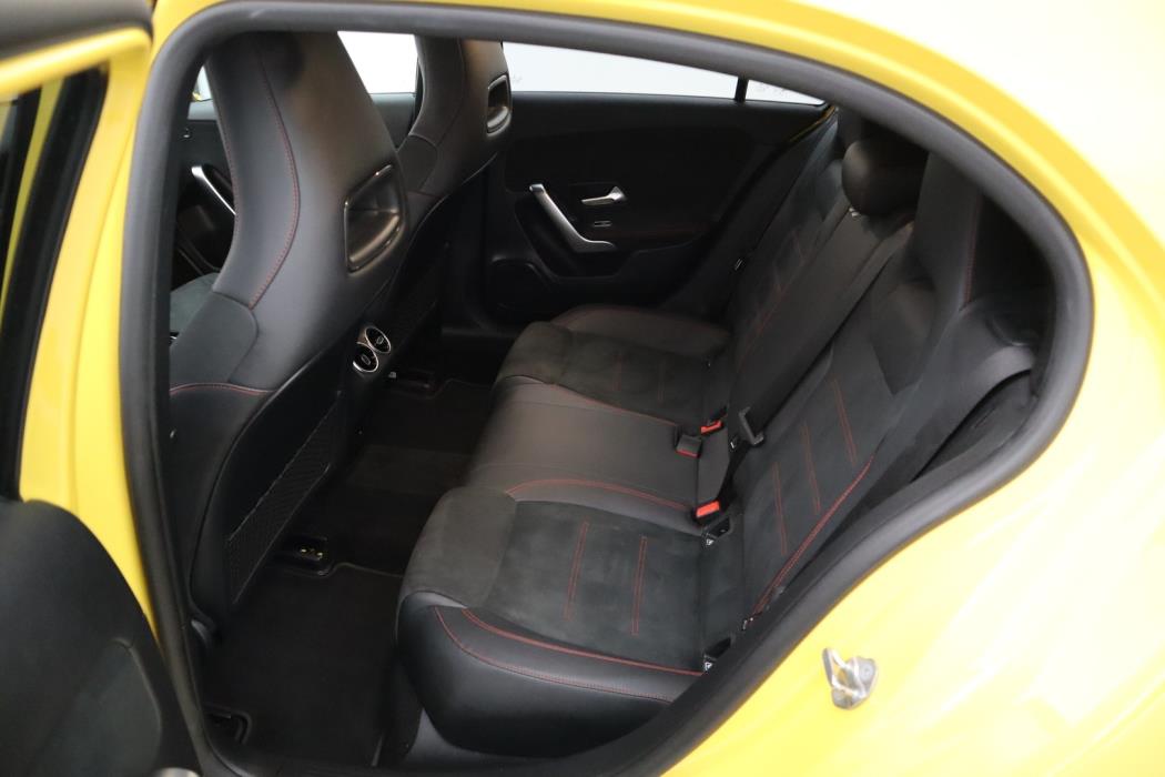MERCEDES-BENZ A 2021