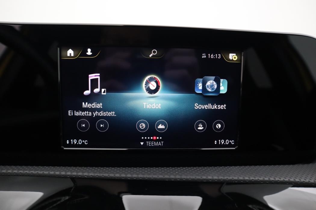 MERCEDES-BENZ A 2021