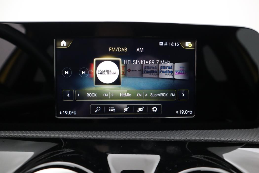 MERCEDES-BENZ A 2021