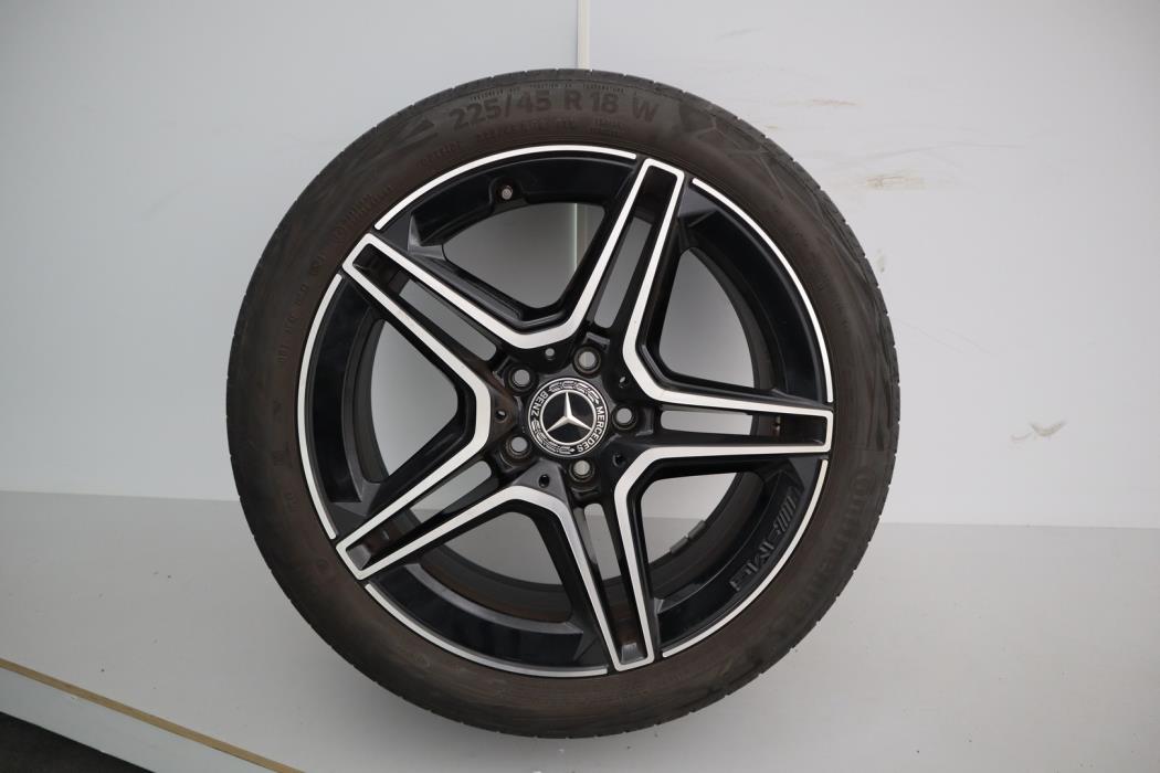 MERCEDES-BENZ A 2021