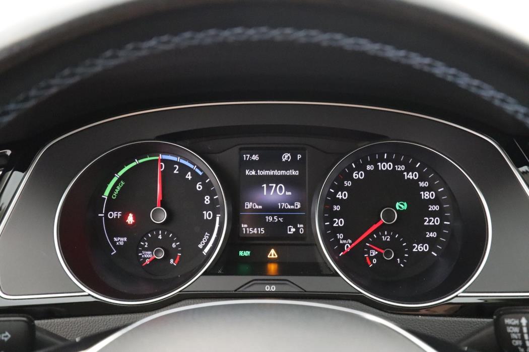 VOLKSWAGEN Passat 2018