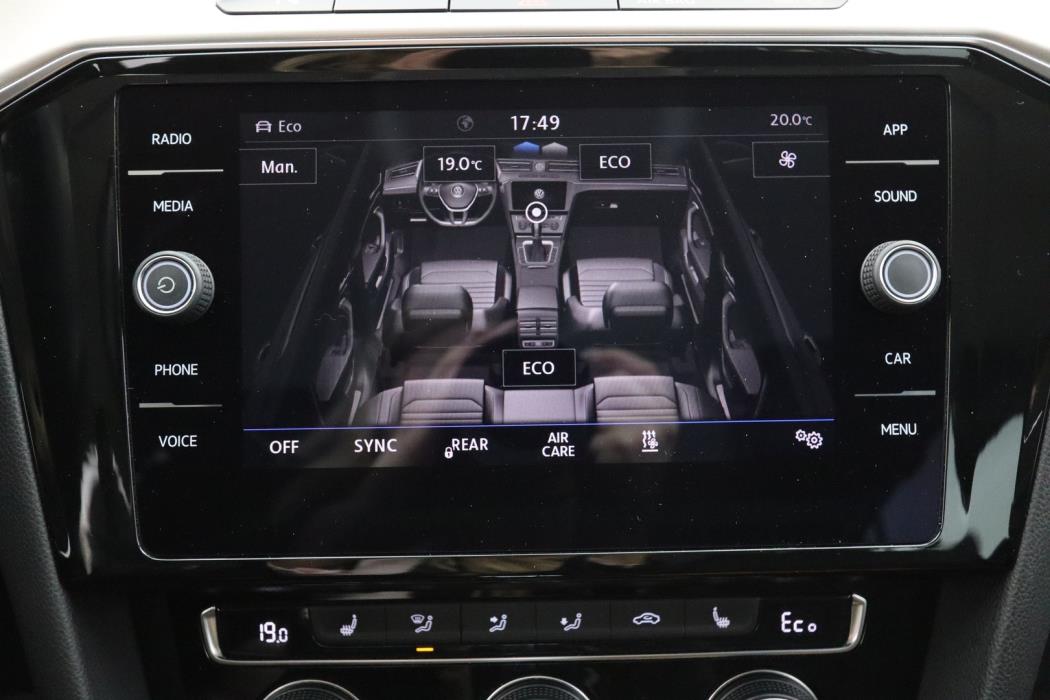 VOLKSWAGEN Passat 2018