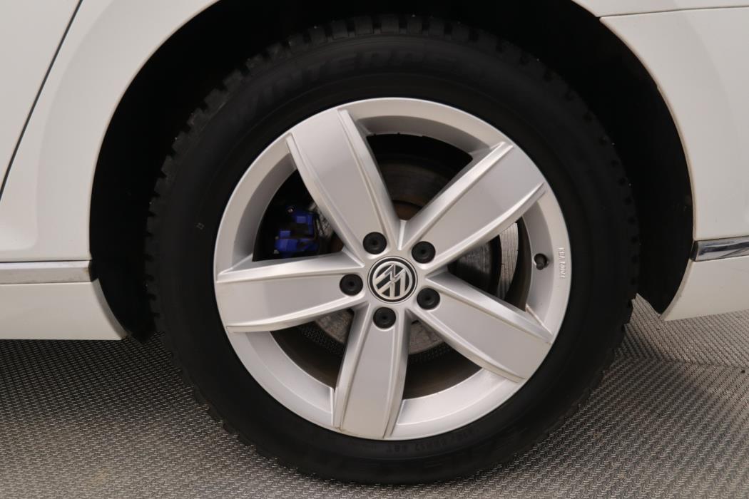 VOLKSWAGEN Passat 2018