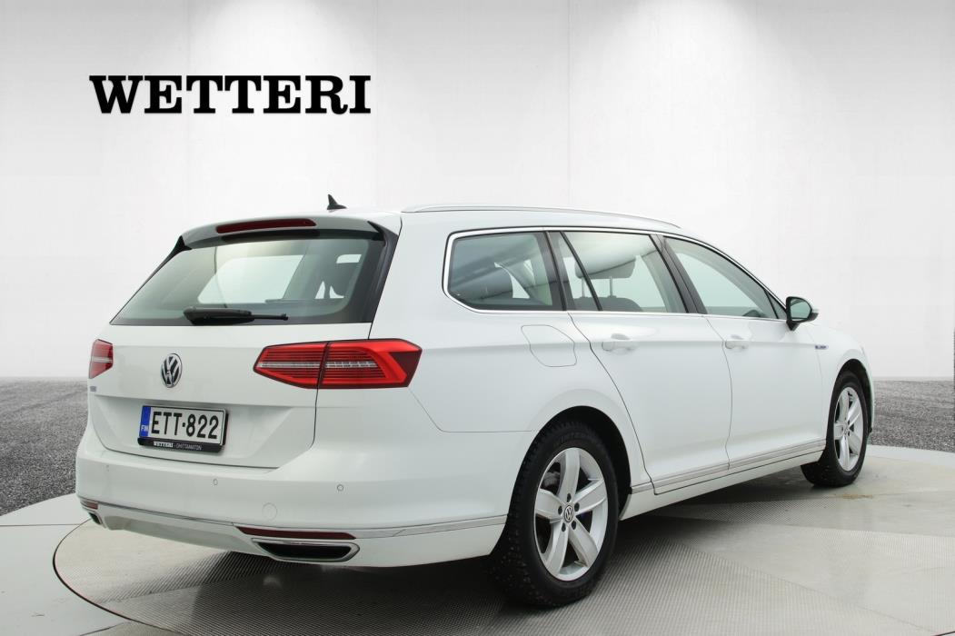 VOLKSWAGEN Passat 2018