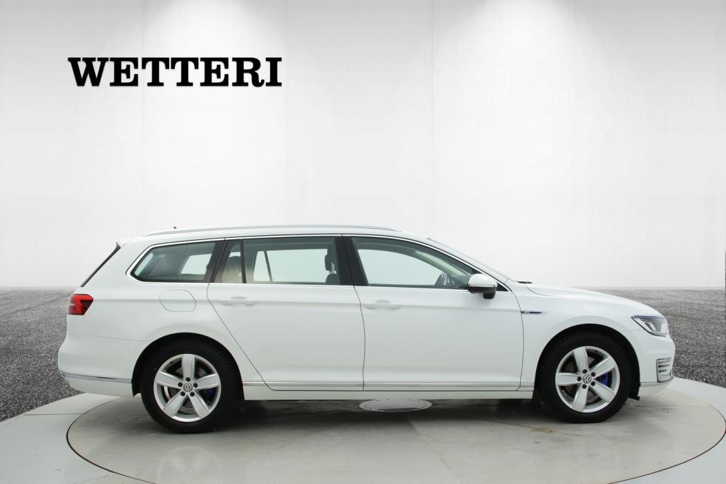 VOLKSWAGEN Passat 2018