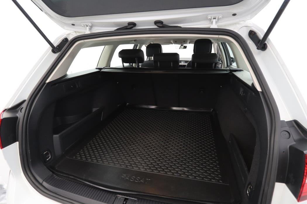 VOLKSWAGEN Passat 2018