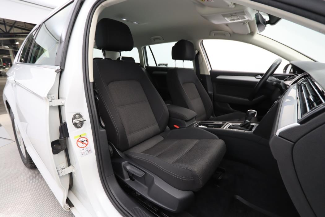 VOLKSWAGEN Passat 2018