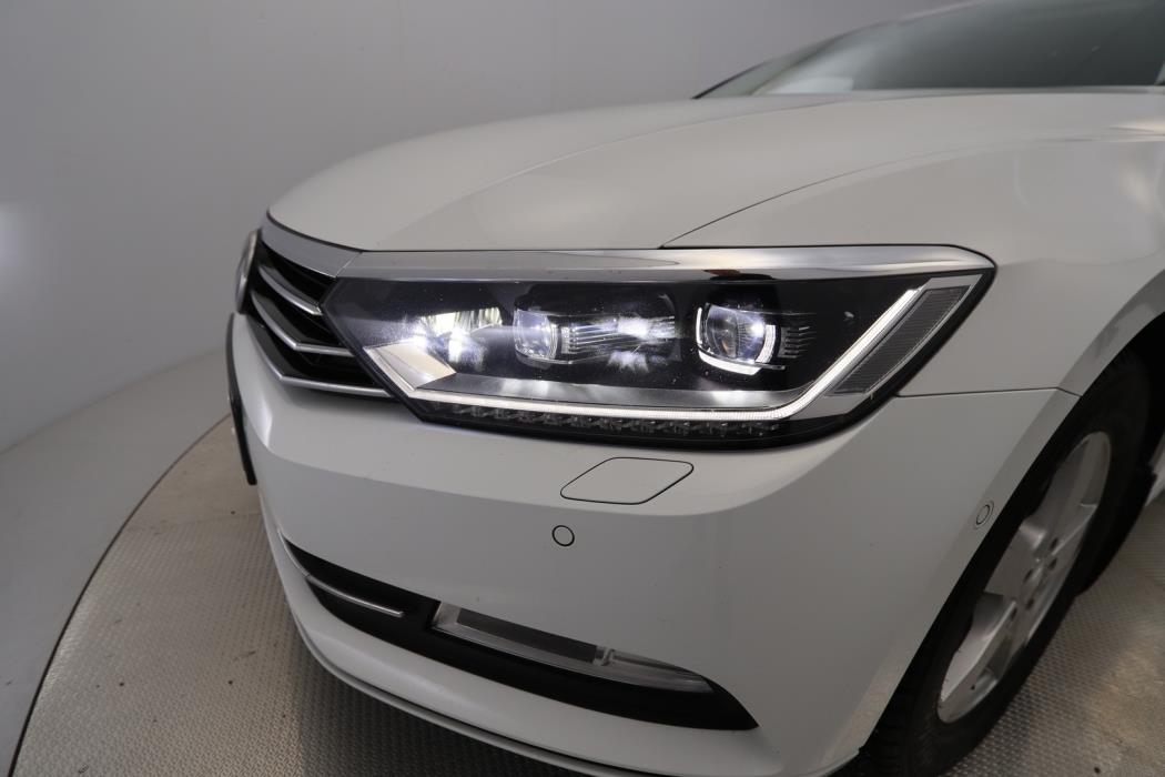 VOLKSWAGEN Passat 2018
