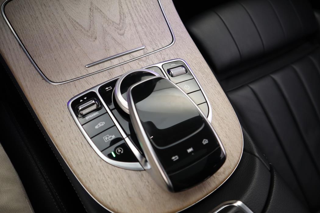 MERCEDES-BENZ E 2019