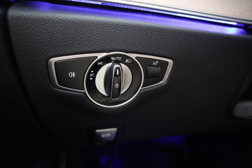 MERCEDES-BENZ E 2019