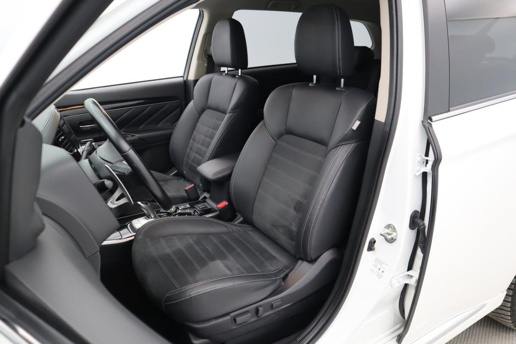 MITSUBISHI Outlander PHEV 2021