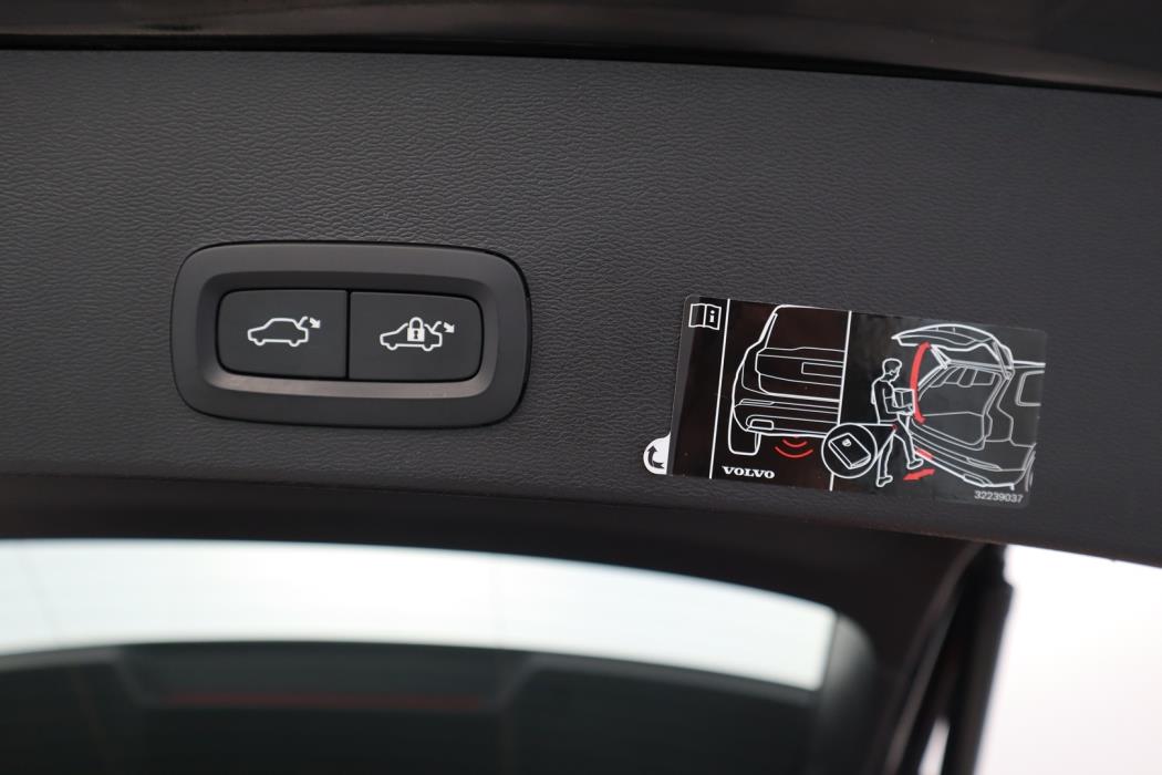 VOLVO XC40 2021