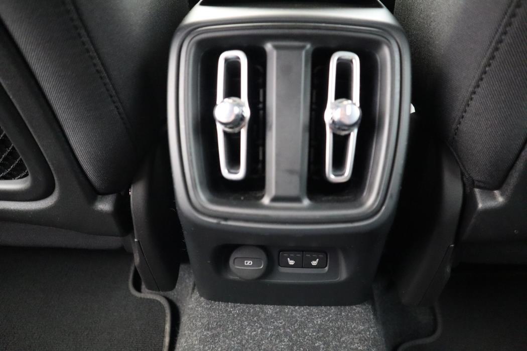 VOLVO XC40 2021
