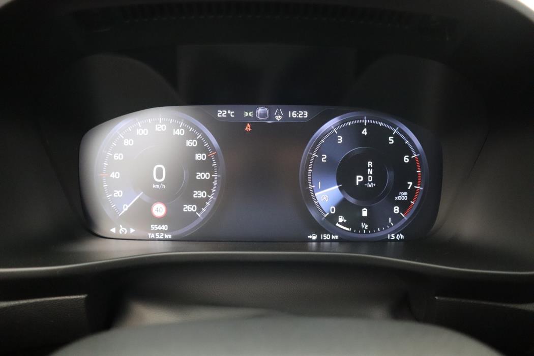 VOLVO XC40 2021
