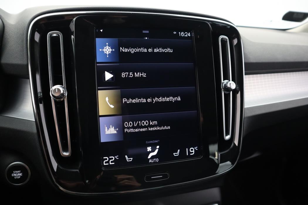 VOLVO XC40 2021