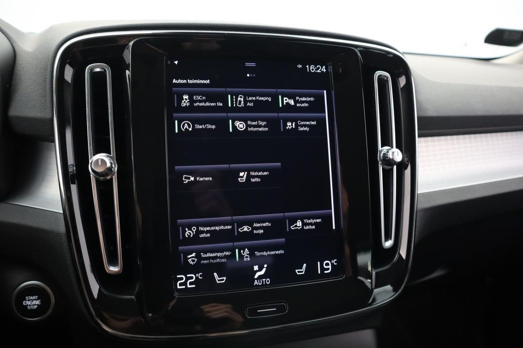 VOLVO XC40 2021