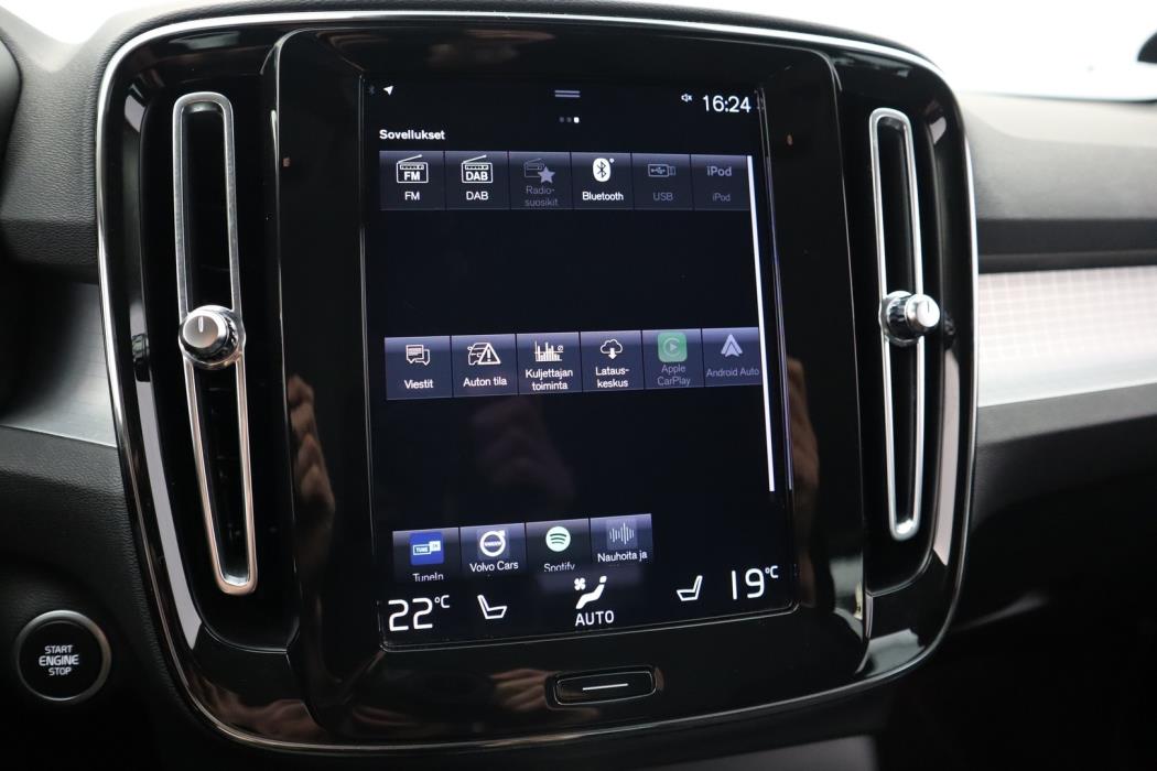 VOLVO XC40 2021