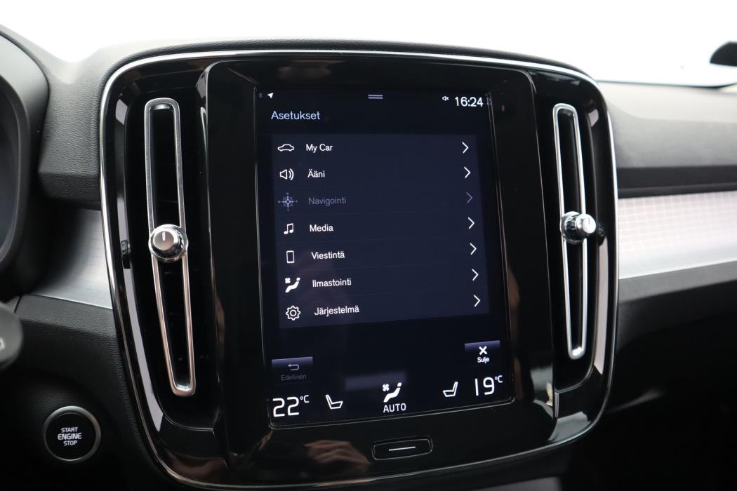 VOLVO XC40 2021