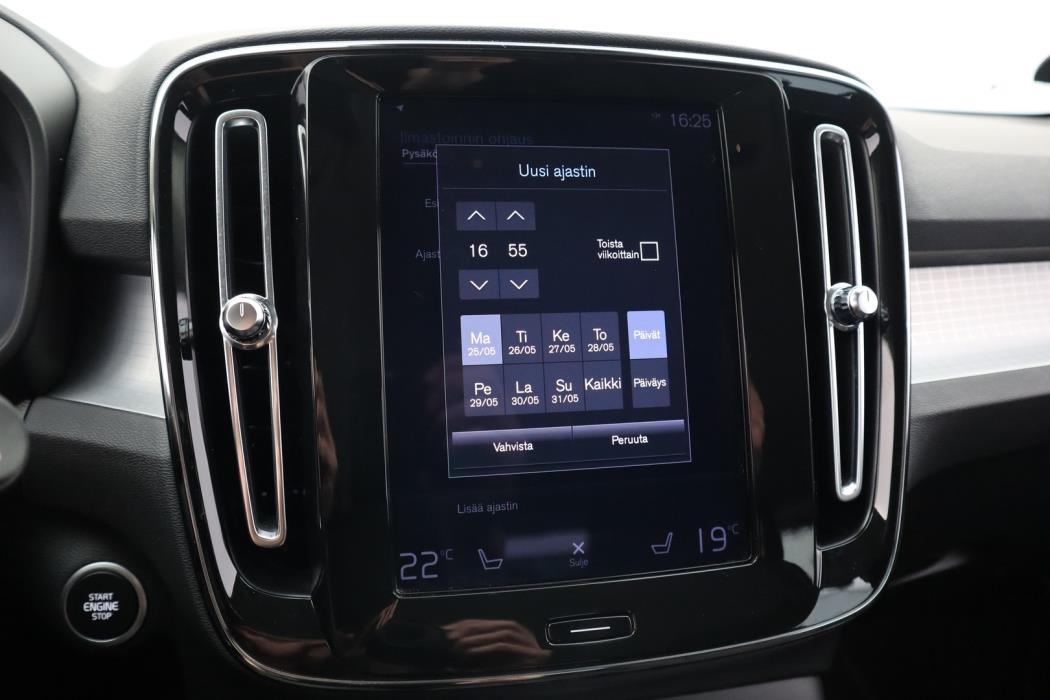 VOLVO XC40 2021