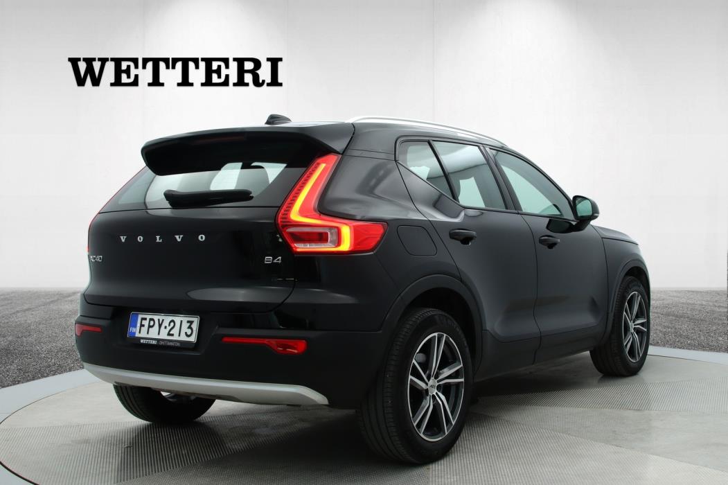 VOLVO XC40 2021