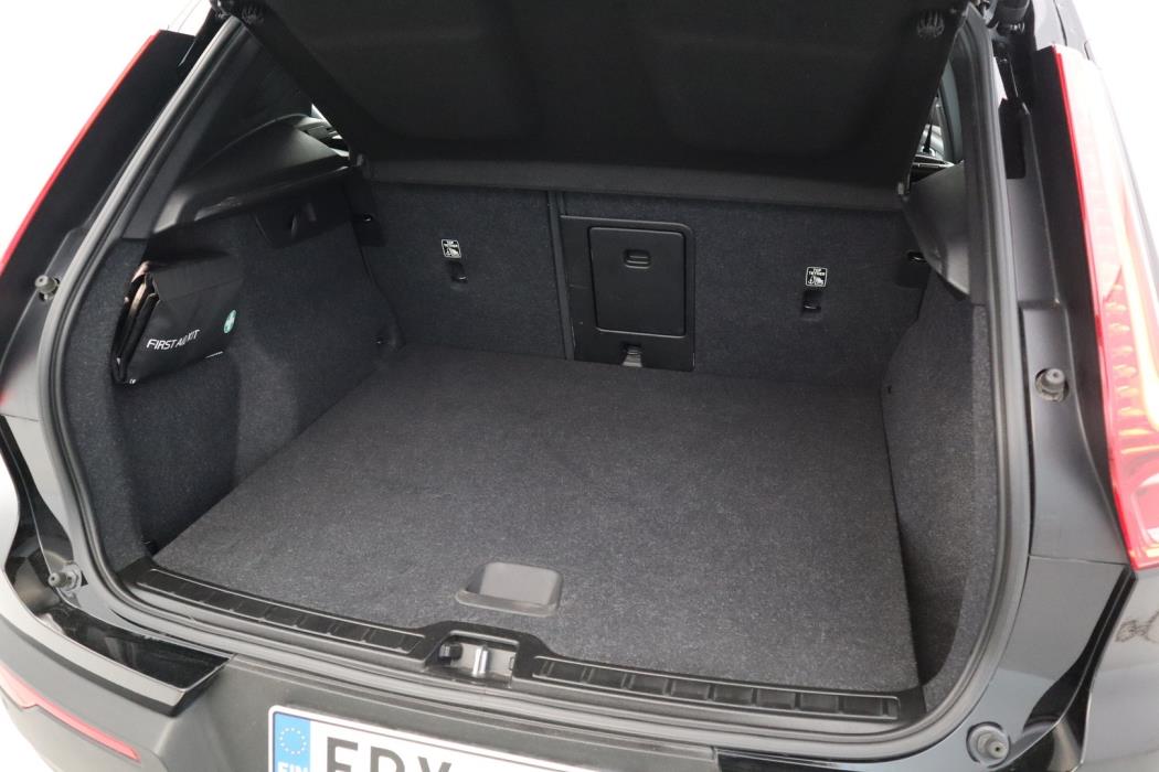 VOLVO XC40 2021