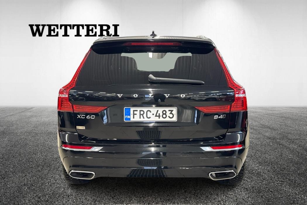 VOLVO XC60 2021