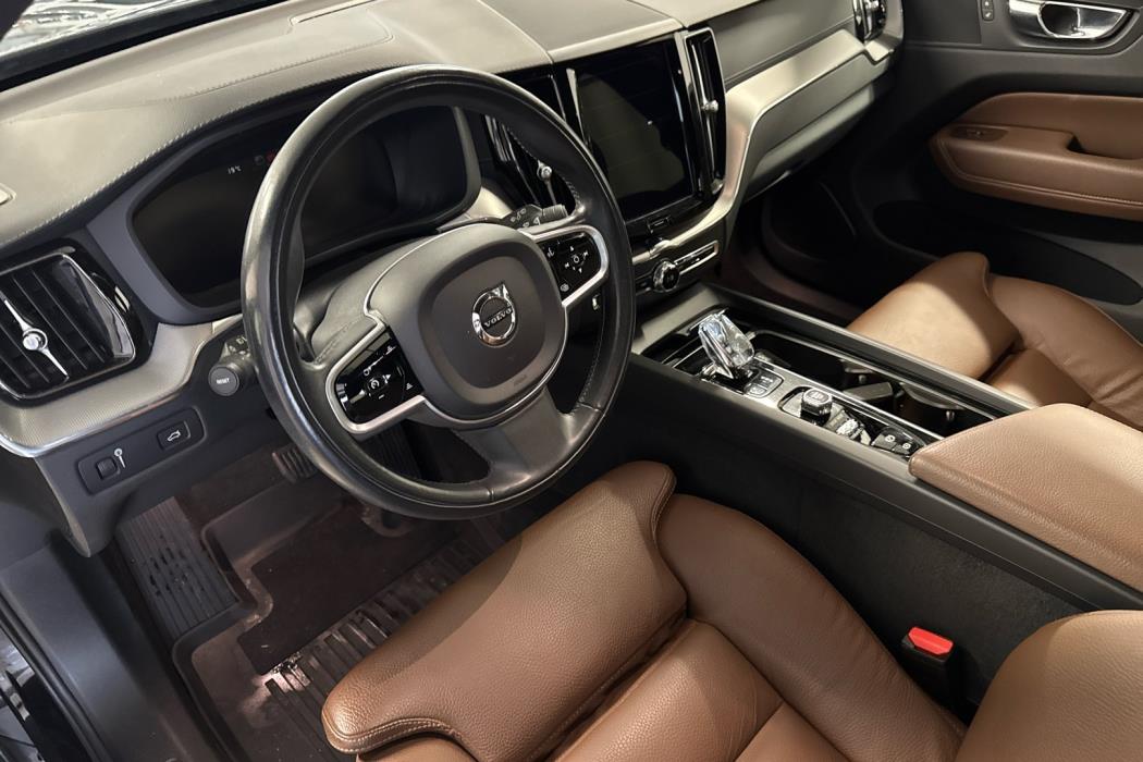 VOLVO XC60 2021