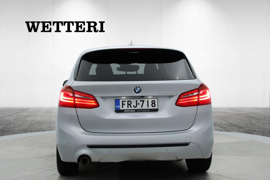 BMW 225 2020