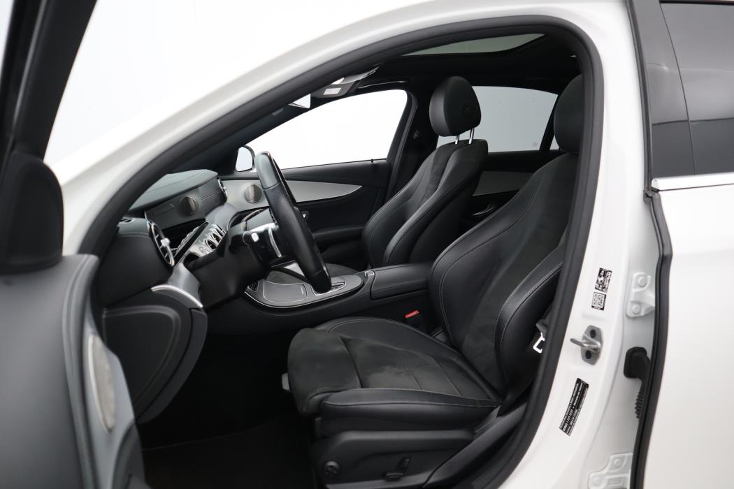 MERCEDES-BENZ E 2022