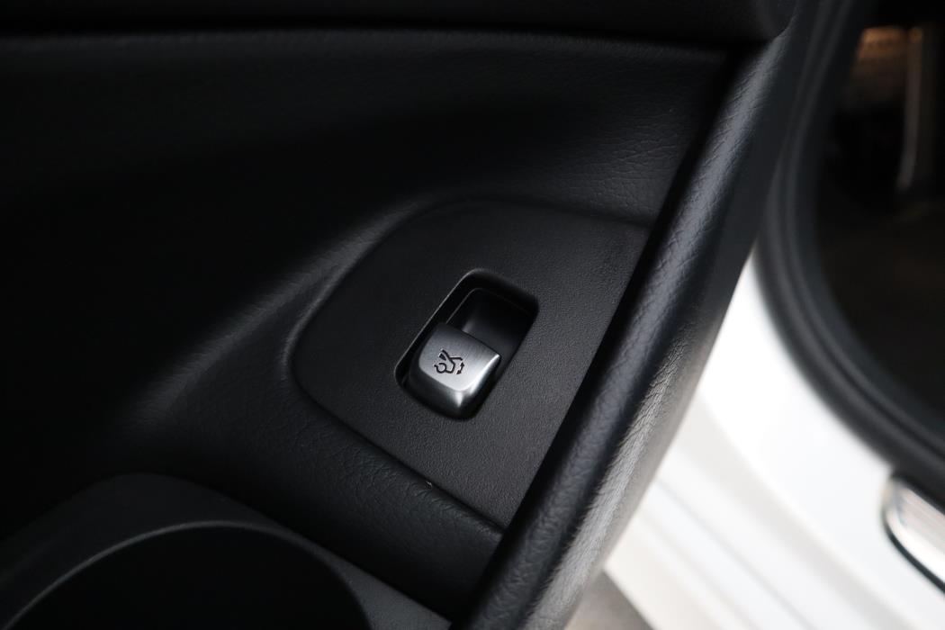 MERCEDES-BENZ E 2022